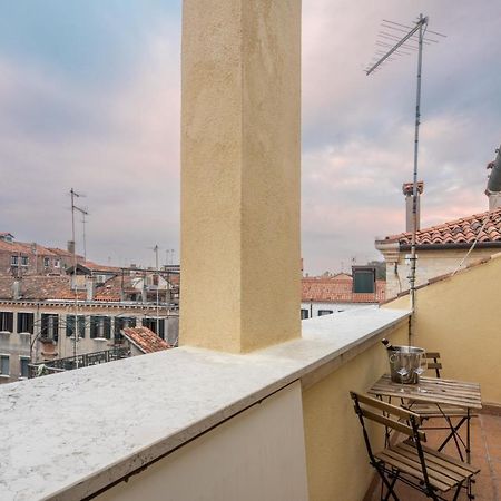 Bright Apartment On Venetian Roofs R&R Luaran gambar