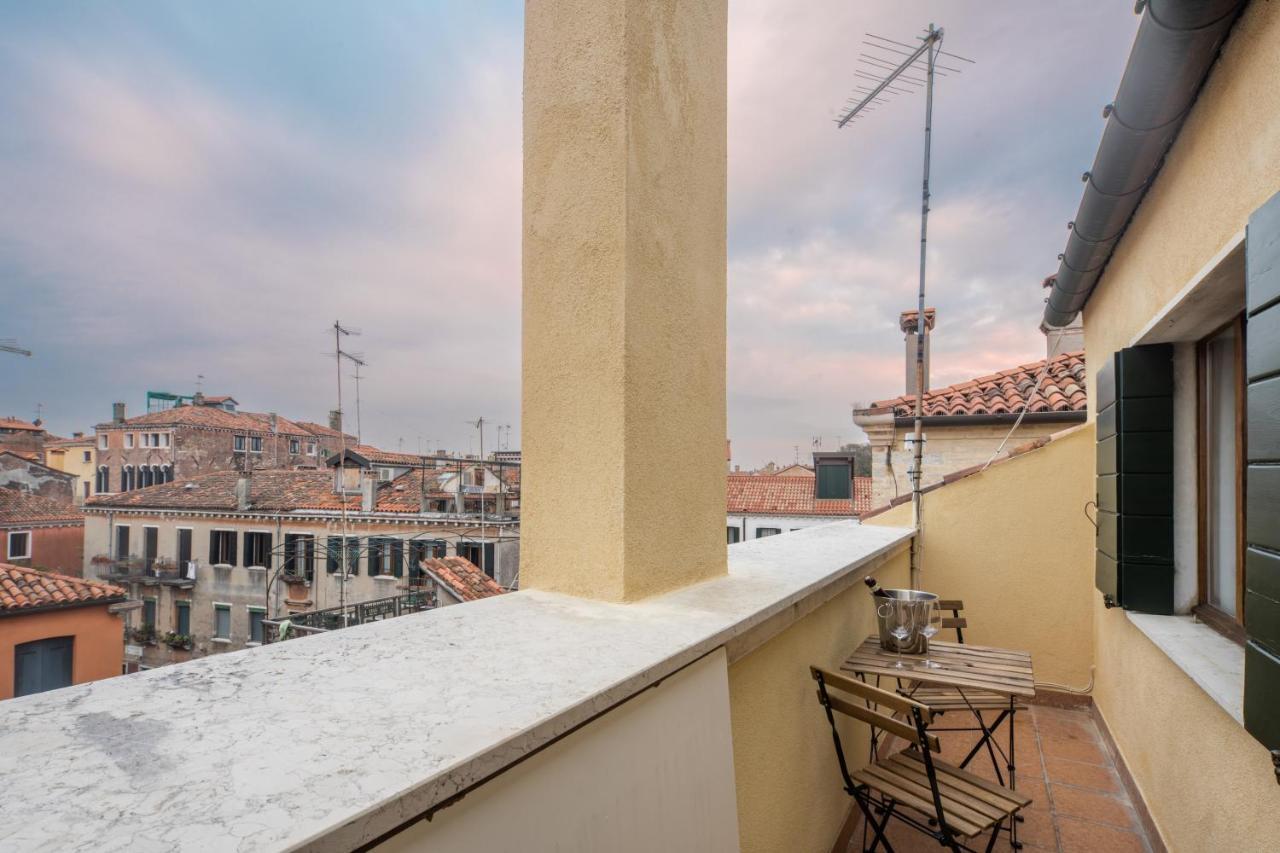 Bright Apartment On Venetian Roofs R&R Luaran gambar